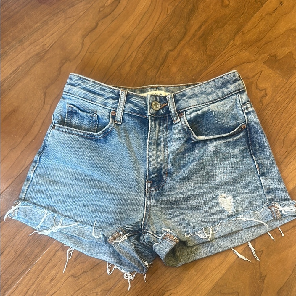 Pacsun Mom Short Blue Jean Shorts with Distressed Details and Frayed Hemlines